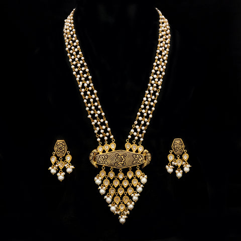 Natural Syndicate Polki Diamond & Pearl Stringed Pendant Set