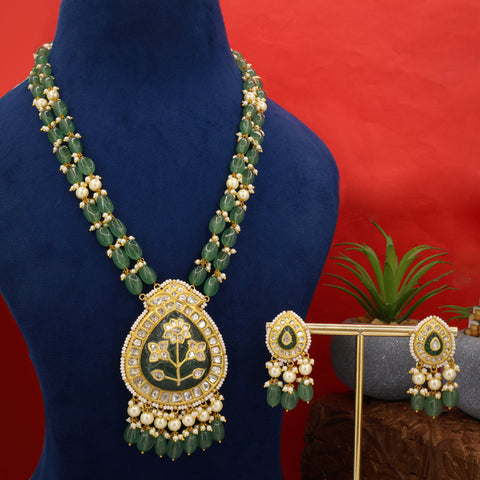 Emerald Elegance: Syndicate Polki Diamond & Pearl Pendant Set