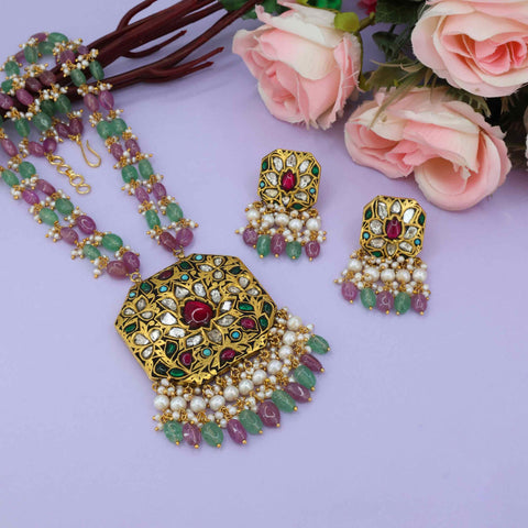 Neel Kamal Gold Pendant Set
