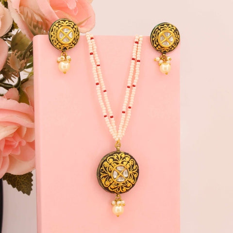 Intricate Partash & Polki Diamond Pendant Set