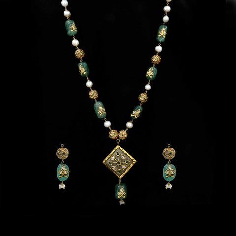 Radhika Mohini Carving Stone Gold Pendant Set