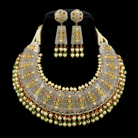 Handcrafted Stone Carving Necklace Set with Natural Syndicate Polki
