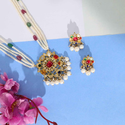 Anant Ratna Gold Pendant Set
